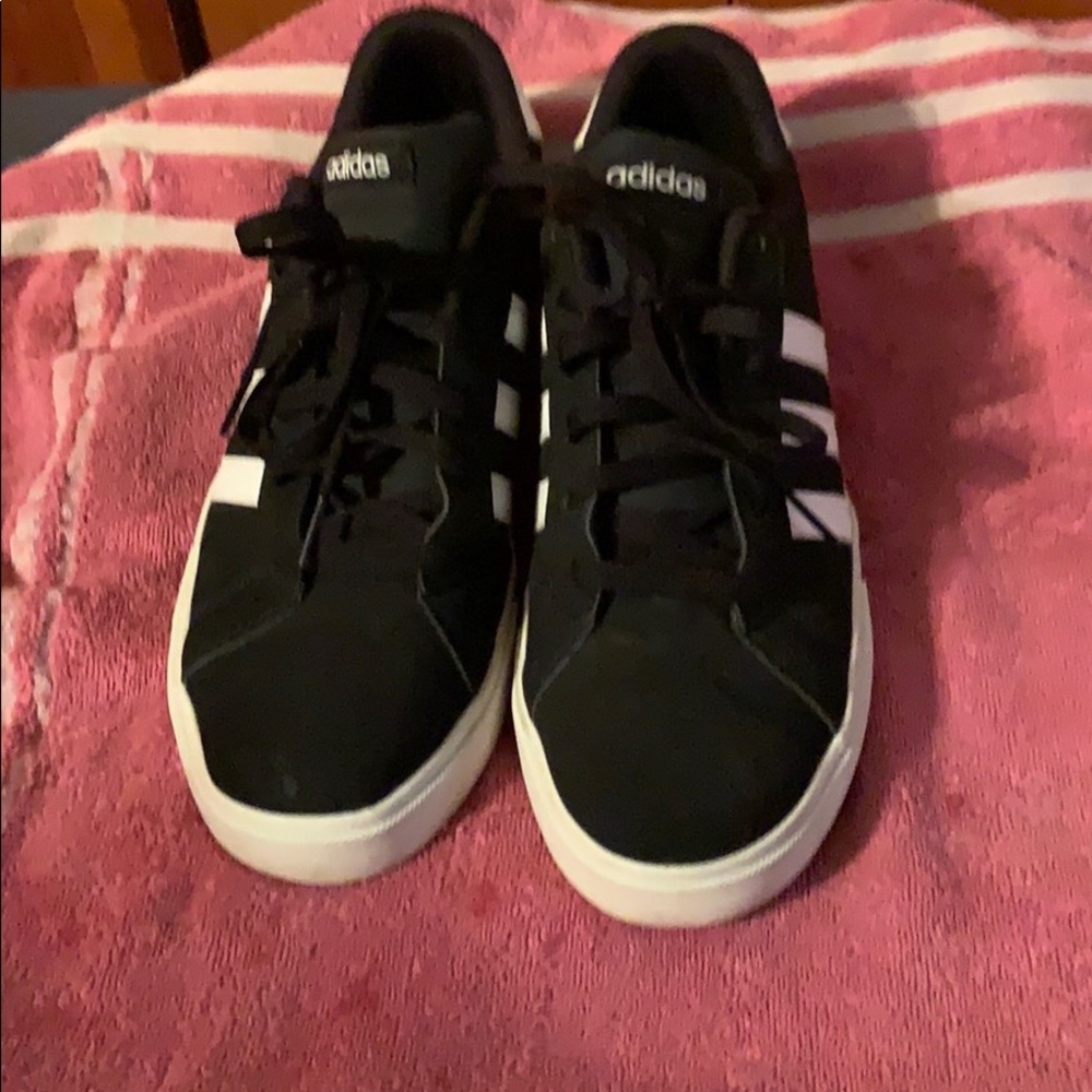 Black /white adidas